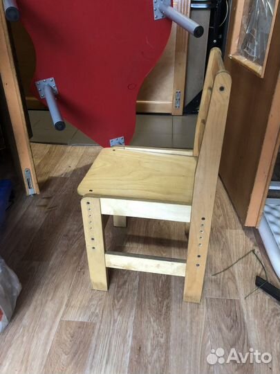 Детский стол со стулом