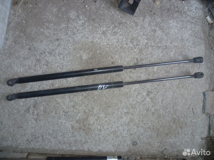 Мазда демио dy держатели крышки багажника