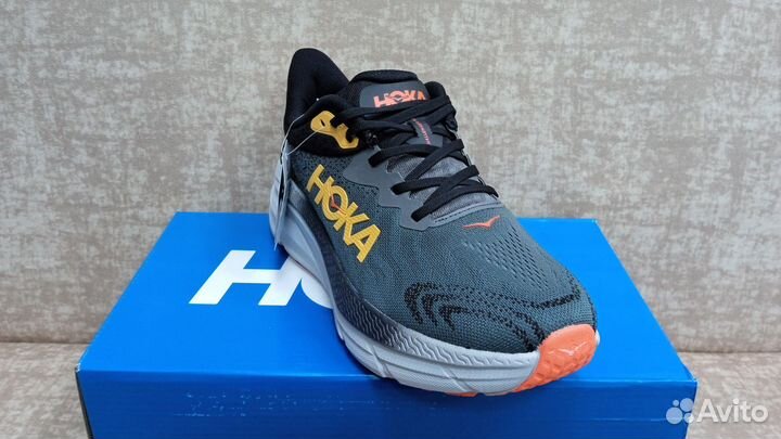 Hoka р. 41-45 летние беговые