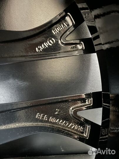 Оригинальный задний диск R22 на BMW X5M, X6M