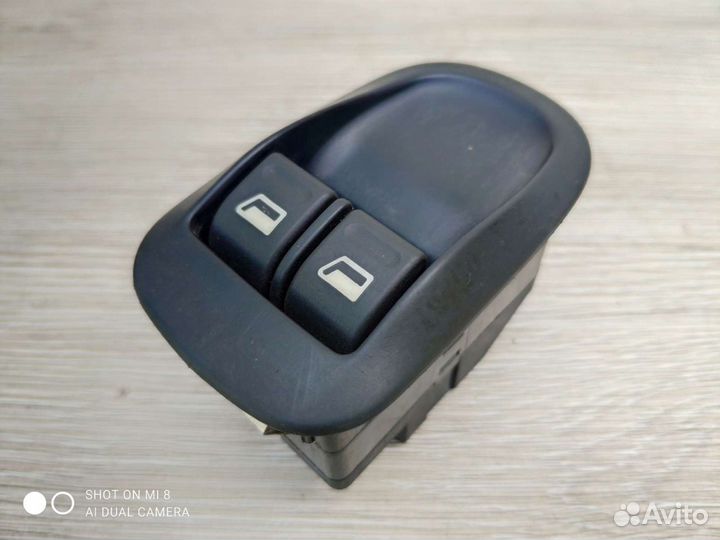 Кнопки стеклоподъёмников Peugeot 206