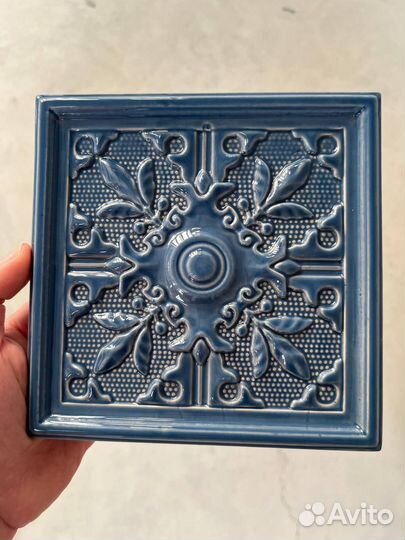 Керамический изразец тысячелистник