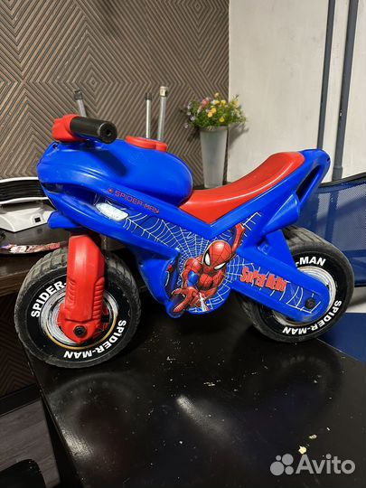 Мотоцикл - толокар человек-паук