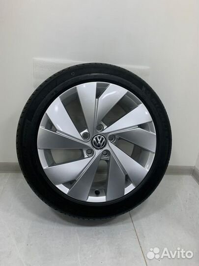 R17 Pirelli Cinturato P7 225/45, PCD 5x112 DIA 57.1