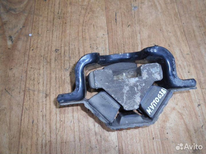 Опора двигателя правая Mercedes Benz Vito (638) 1