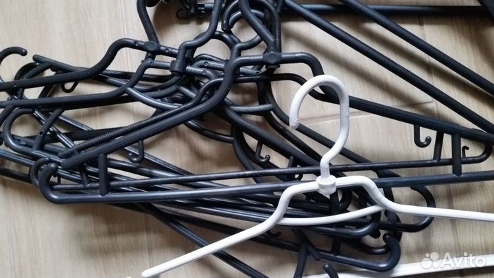 Вешалки для одежды