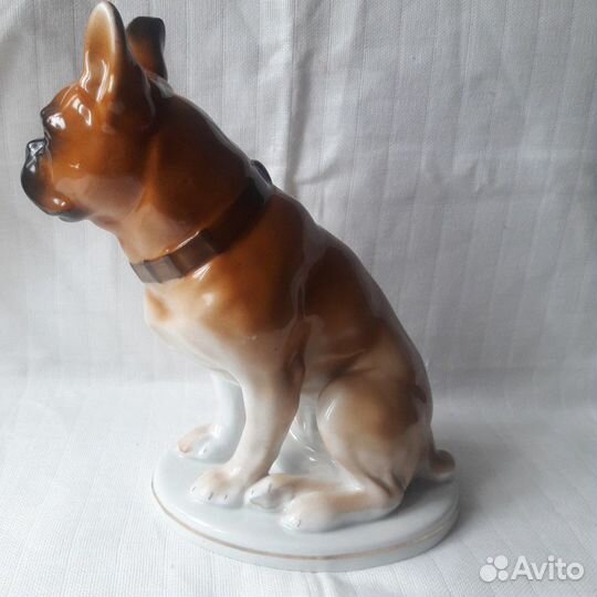 Фарфоровая статуэтка бульдог