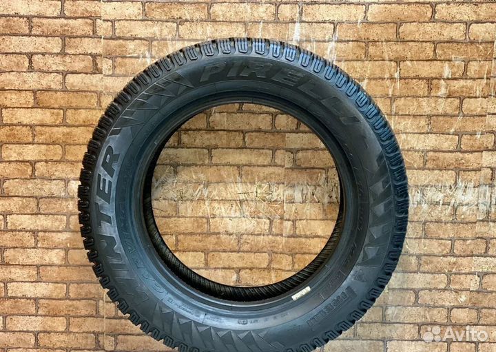 Pirelli Winter Carving 215/60 R16