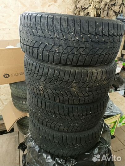 Triangle TR698 235/45 R18