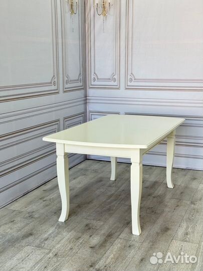 Стол и стулья