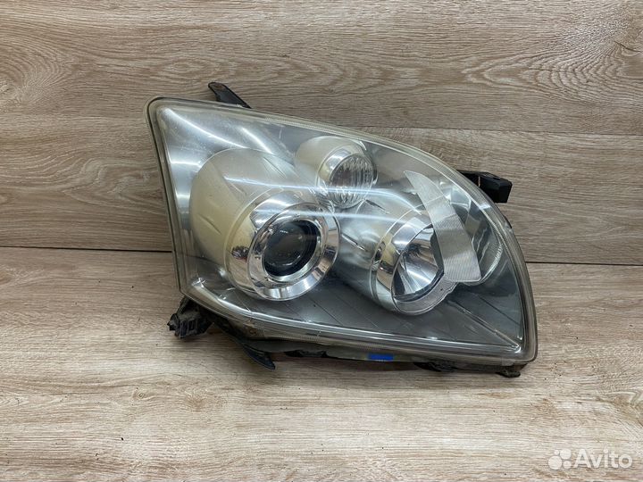 Фара правая Toyota Avensis 2 рестайлинг 142786