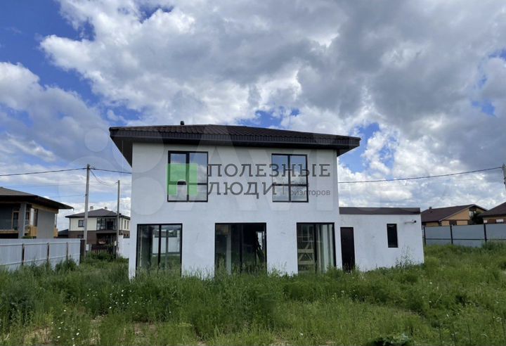 Коттедж 250 м² на участке 10 сот.