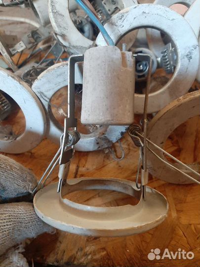 Точечные встраиваемые светильники