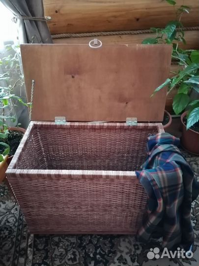 Сундук плетеный