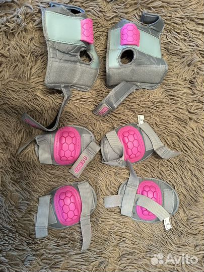 Роликовые коньки+шлем+защита