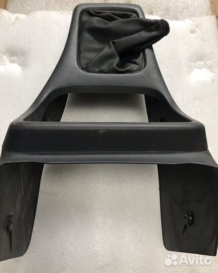 Консоль между сидений Honda Civic 6 хечбек 1.4