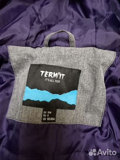 Женская спортивная куртка размер 44