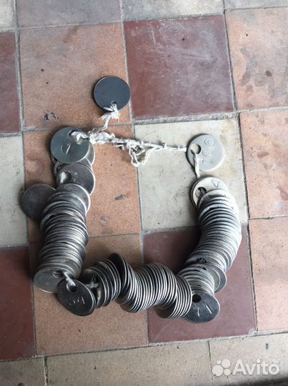 Номерки железные