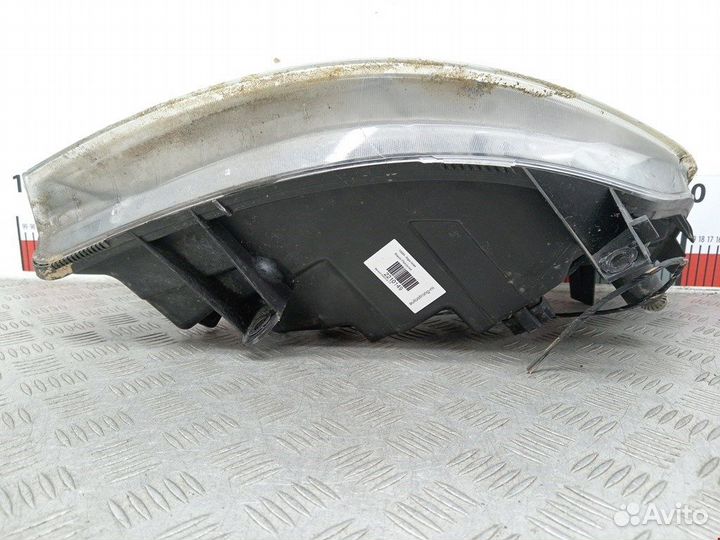 Фара передняя для Renault Scenic 2 260605447R