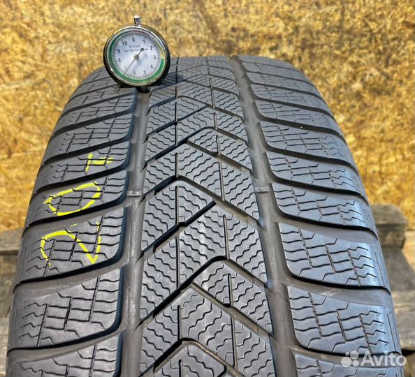 Pirelli Winter Sottozero 3 235/35 R20