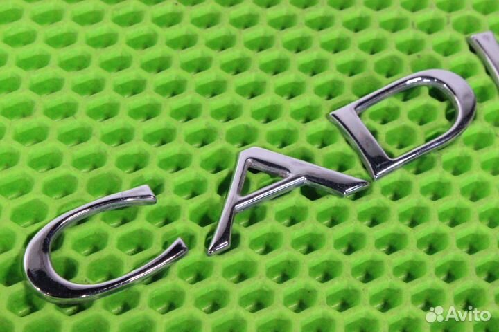 Эмблема Cadillac Escalade GMT400