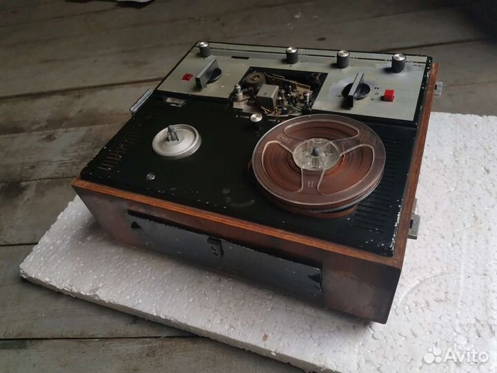 Рабочий Катушечный магнитофон яуза