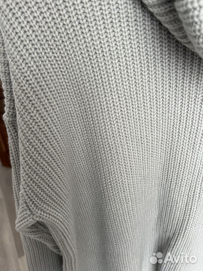 Свитер шерстяной женский