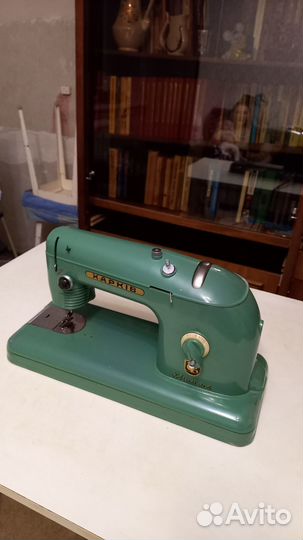 Электрическая швейная машина Харьков. Винтаж СССР