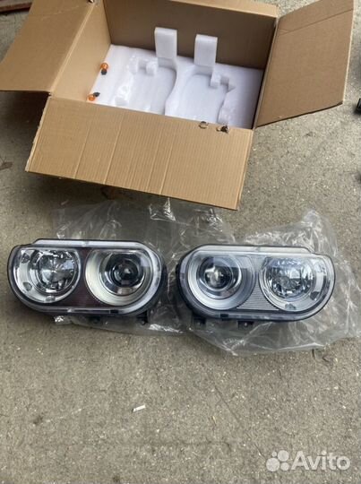 Фары dodge challenger 10-14г в идеальном состоянии