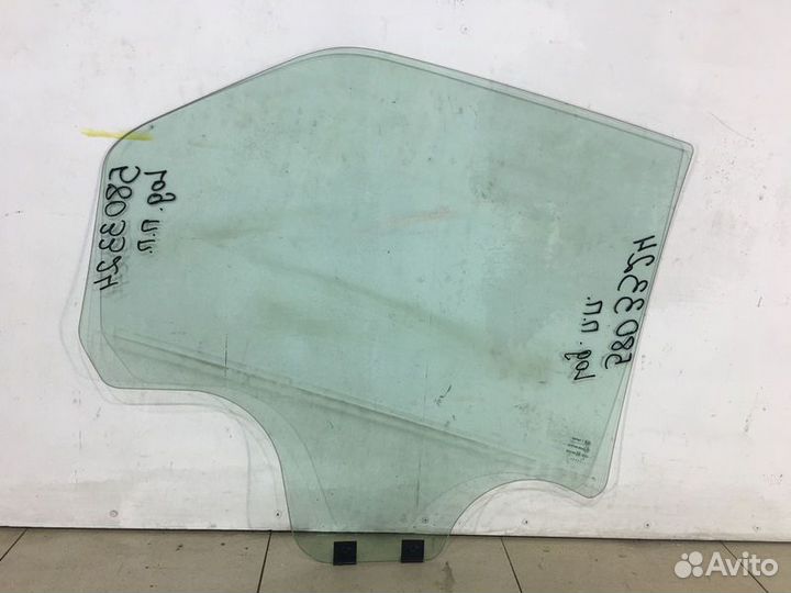 Стекло задней левой двери