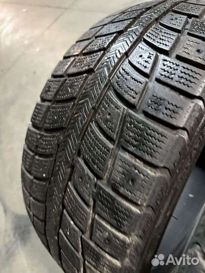 Blacklion Winter Tamer W507 245/40 R18