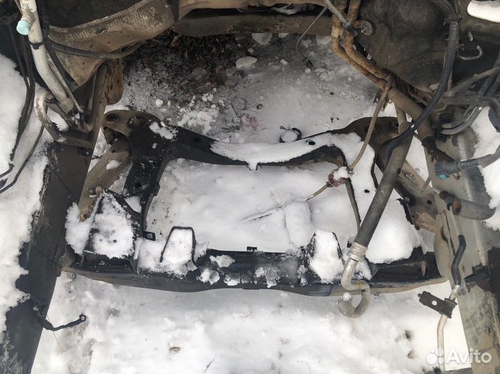 Подрамник на Hyundai Grand Starex/Н1 2.5л/дизель