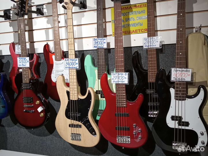 Электрогитары, бас-гитары, комбики