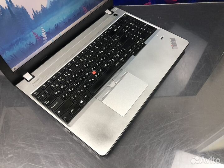 Ноутбук Lenovo i3/6gb/256Gb