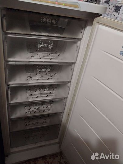 Морозильная камера бирюса146