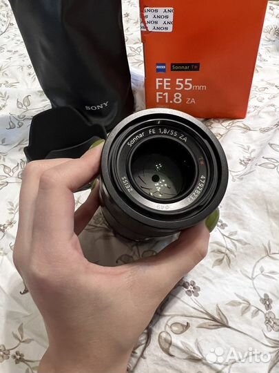 Объектив Sony FE Sonnar T* 55mm f/1.8 ZA