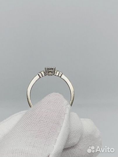 Кольцо с природным камнем Золото