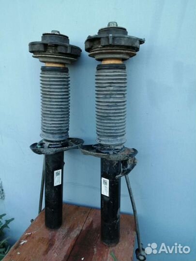 Стойки передние в сборе Шкода Октавия А5 1.8