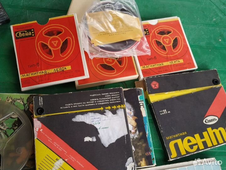 Магнитная лента катушки с записью