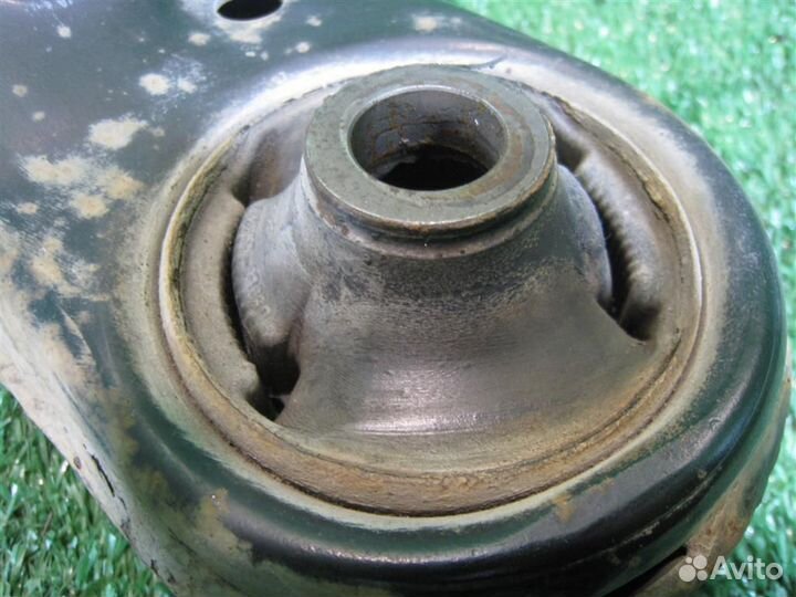 Рычаг передний правый нижний Toyota Auris E18 2015