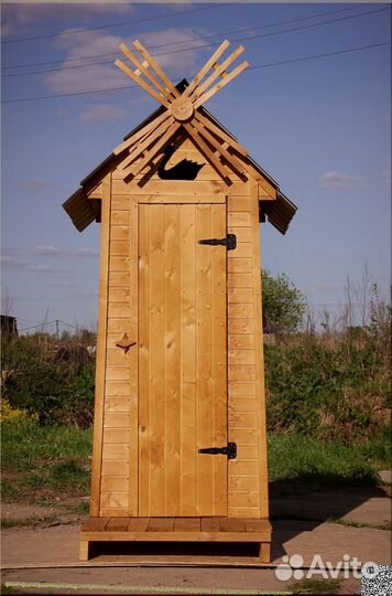 Дачный туалет деревянный