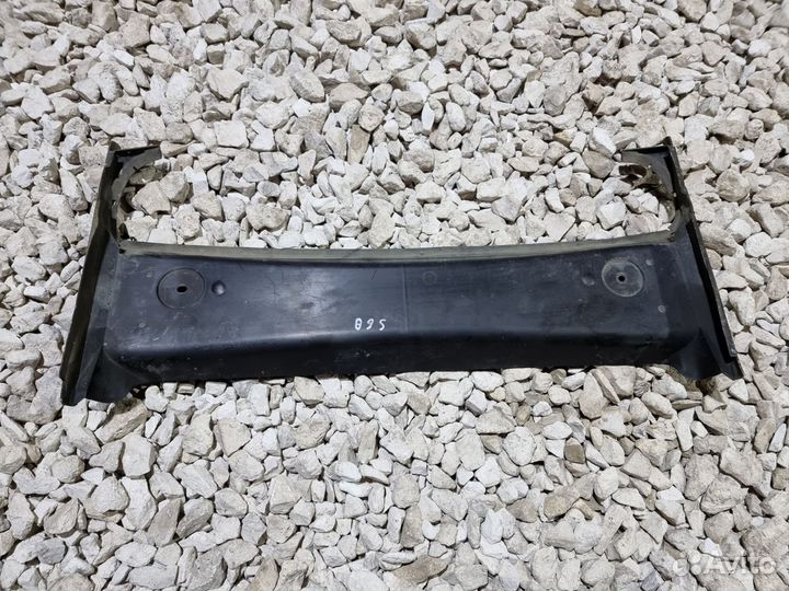 Дефлектор радиатора Вольво S60