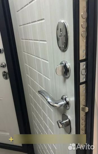 Дверь входная металлическая