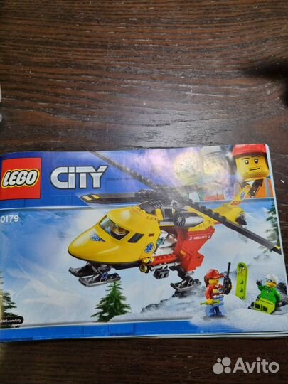 Конструктор lego City 60179 Вертолет Скорой помощи