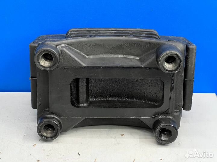 Подушка задней рессоры MAN TGA F2000 левой