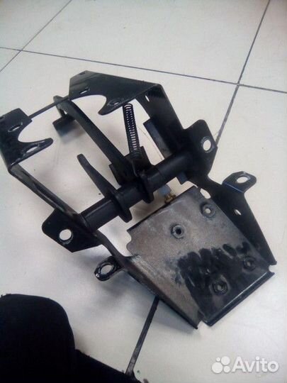 Педаль тормоза УАЗ Патриот