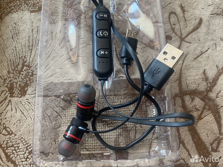 Спортивные наушники