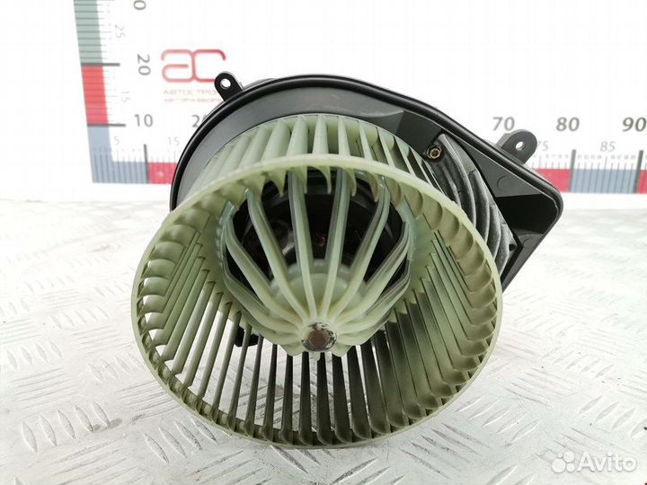 Моторчик печки для Volkswagen Passat 5 8D1820021B