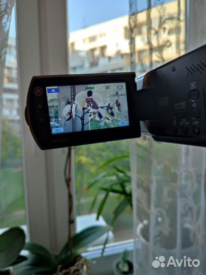 Видеокамера Sony DCR-SR220