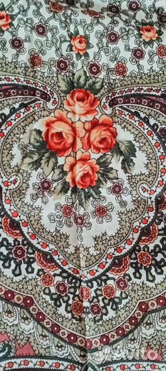 Павловопосадский шерстяной платок